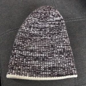 Reversible winter hat